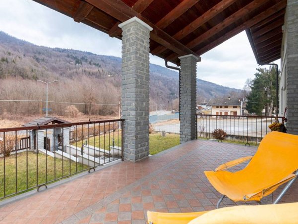 casa indipendente in vendita a Frassino