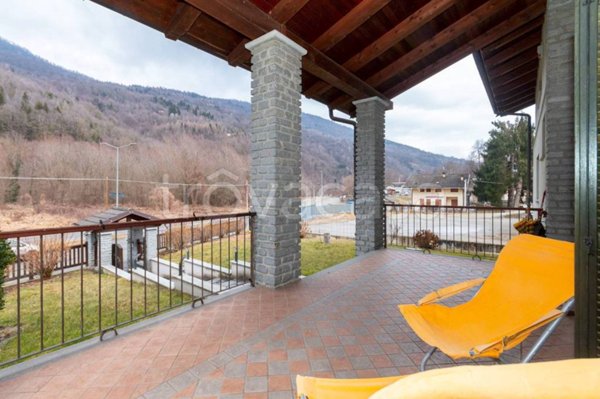 casa indipendente in vendita a Frassino