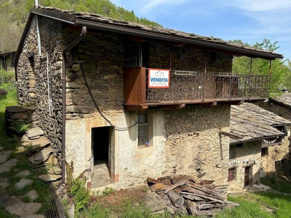 casa indipendente in vendita a Frassino