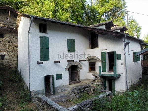 casa indipendente in vendita a Frassino