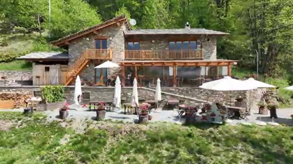 negozio in vendita a Frassino