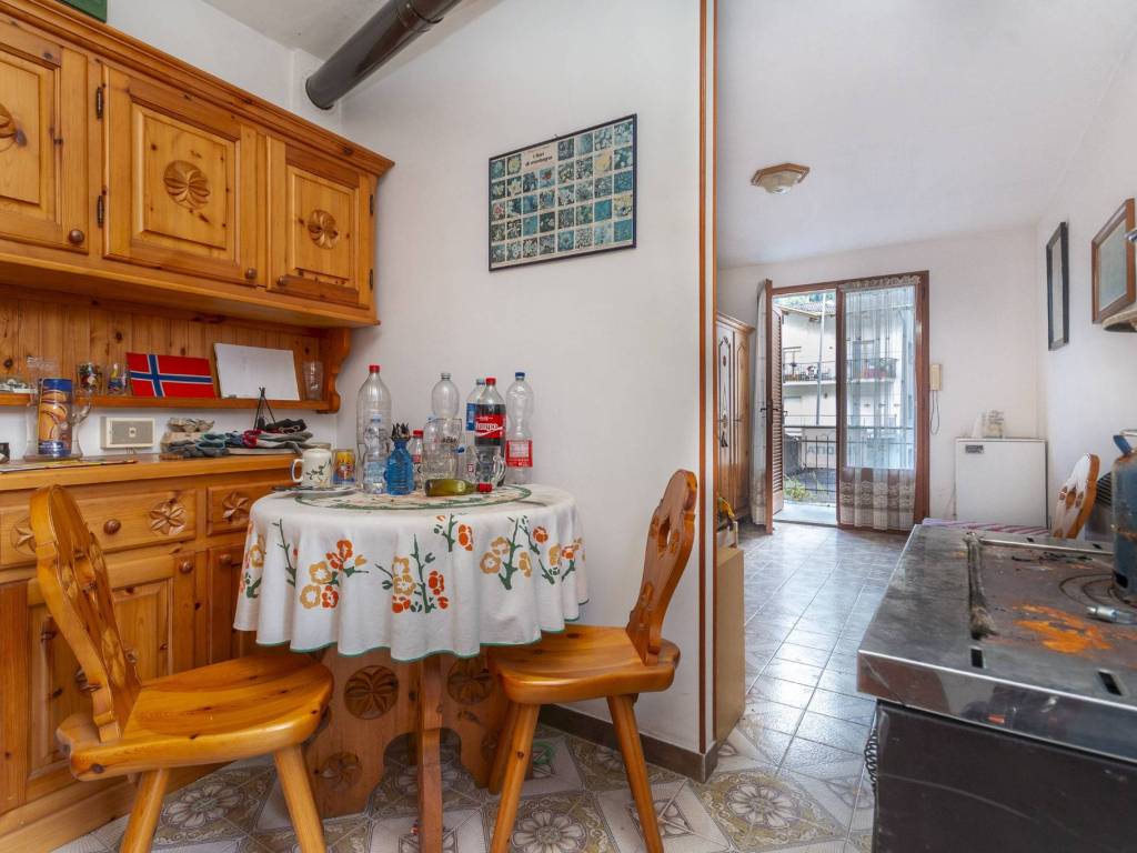 casa indipendente in vendita a Frassino