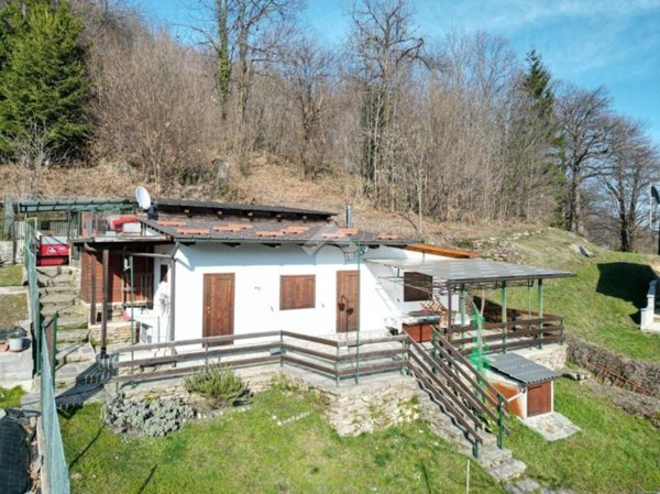 casa indipendente in vendita a Frassino