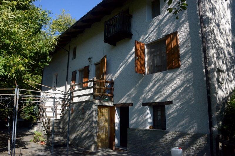 casa indipendente in vendita a Frassino