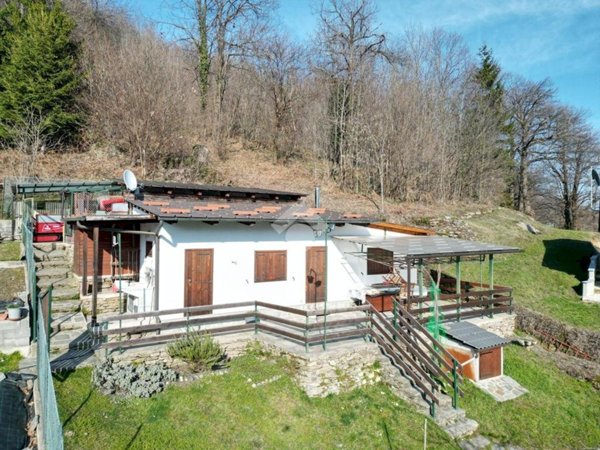 casa indipendente in vendita a Frassino