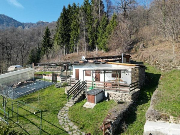 casa indipendente in vendita a Frassino
