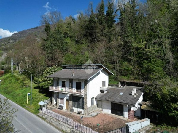 casa indipendente in vendita a Frassino