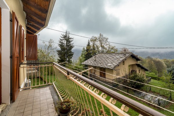 casa indipendente in vendita a Frassino