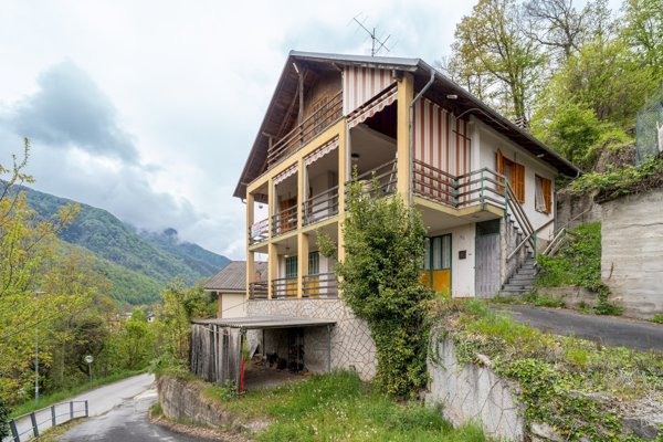 casa indipendente in vendita a Frassino