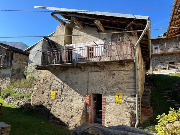 casale in vendita a Frassino