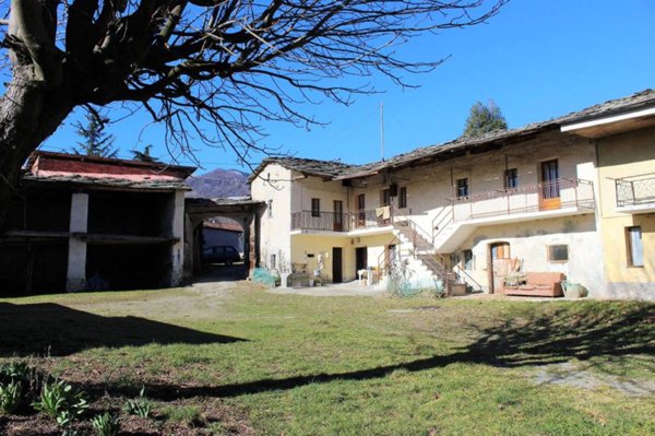 casa indipendente in vendita a Gambasca in zona Carpenetti