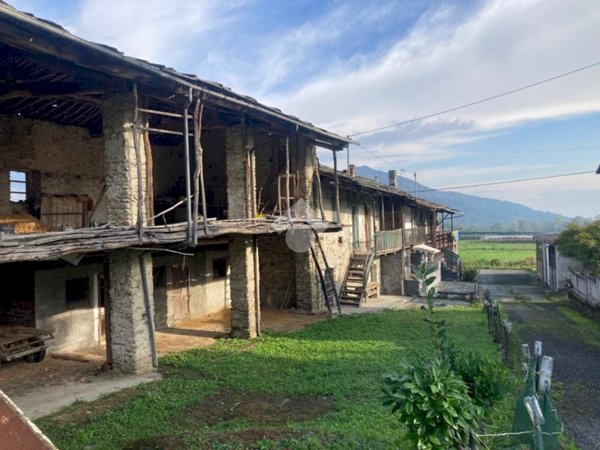 casa semindipendente in vendita a Gambasca