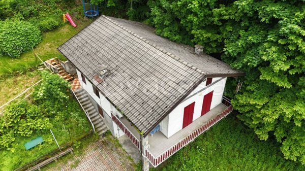 casa indipendente in vendita a Gambasca in zona Comba Nari