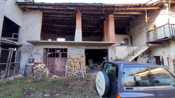 locale di sgombero in vendita a Gambasca