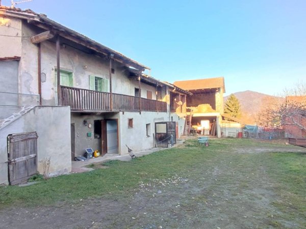 casa indipendente in vendita a Gambasca in zona Carpenetti
