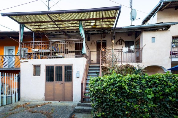 casa indipendente in vendita a Gambasca in zona Comba Nari