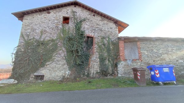 casa indipendente in vendita a Gambasca in zona Carpenetti