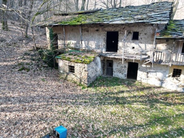 casa indipendente in vendita a Gambasca in zona Comba Nari