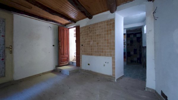 casale in vendita a Gambasca in zona Comba Nari