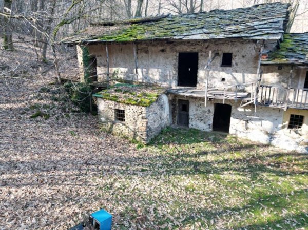 casa indipendente in vendita a Gambasca in zona Comba Nari