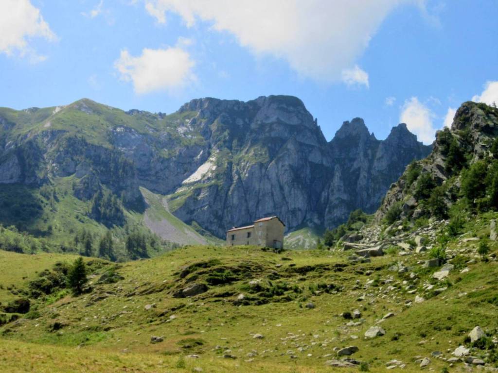 casa indipendente in vendita a Garessio