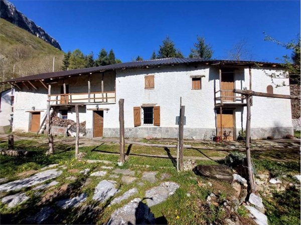 casa indipendente in vendita a Garessio