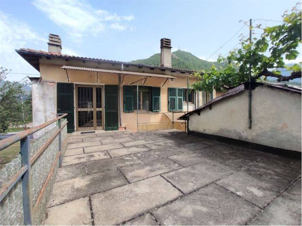 casa indipendente in vendita a Garessio