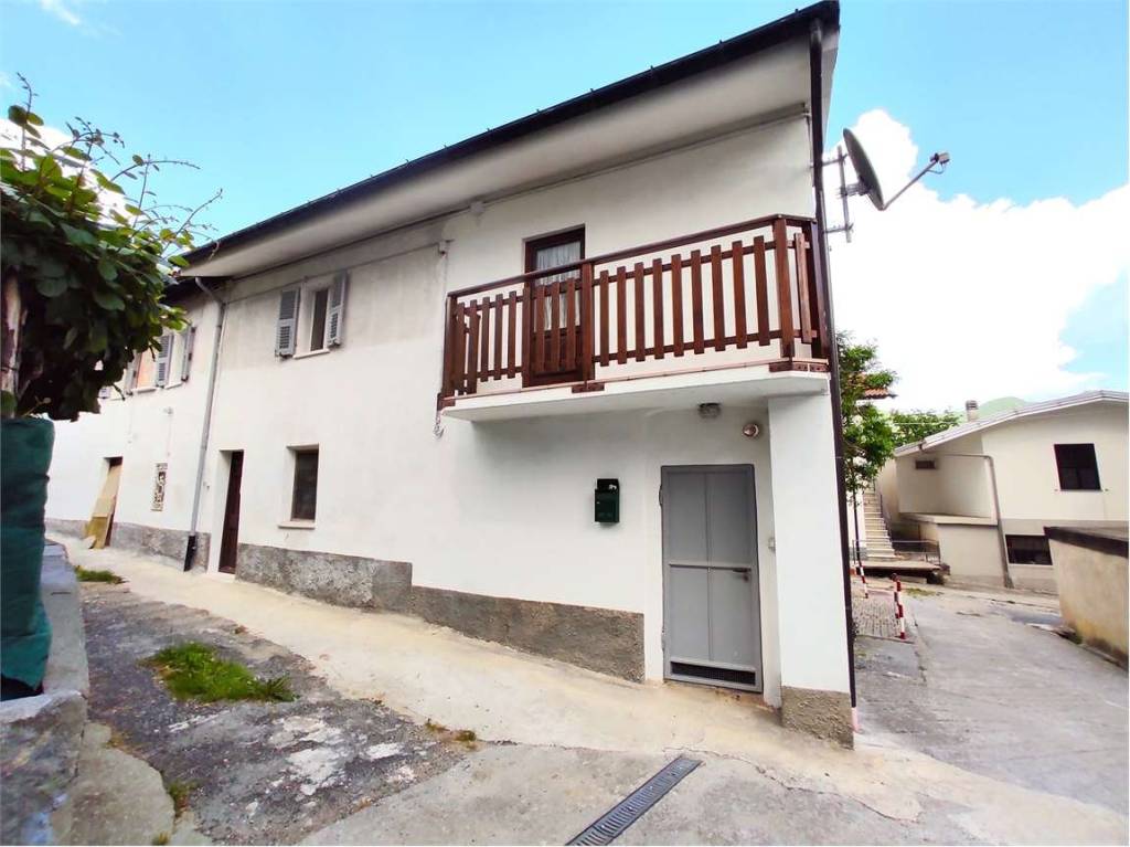 casa indipendente in vendita a Garessio in zona Trappa