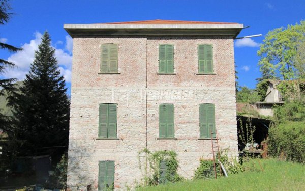 casa indipendente in vendita a Garessio