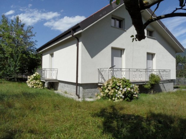 casa indipendente in vendita a Garessio