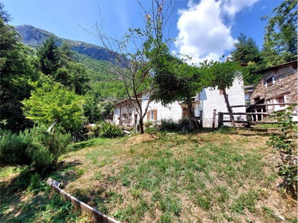 casa indipendente in vendita a Garessio