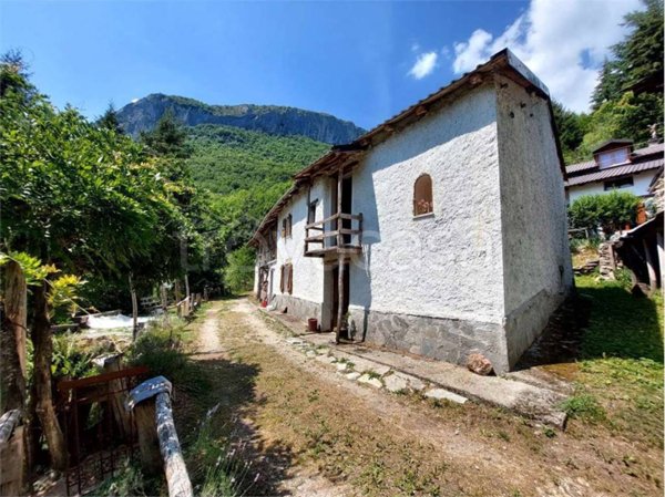casa indipendente in vendita a Garessio