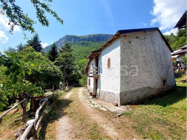 casa indipendente in vendita a Garessio