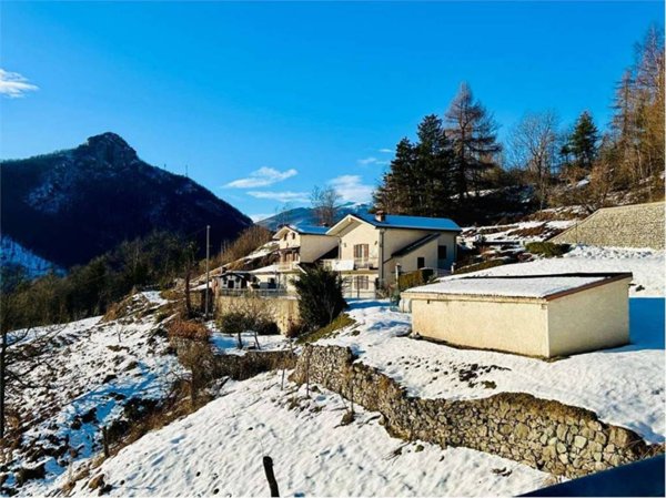casa indipendente in vendita a Garessio