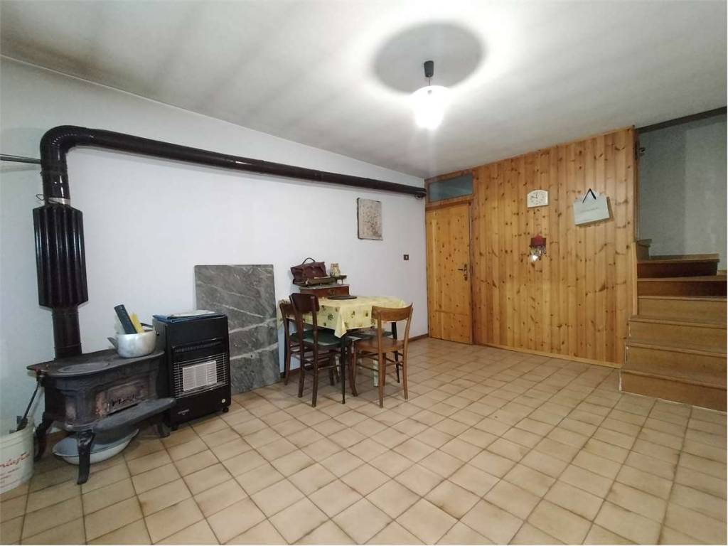 intera palazzina in vendita a Garessio