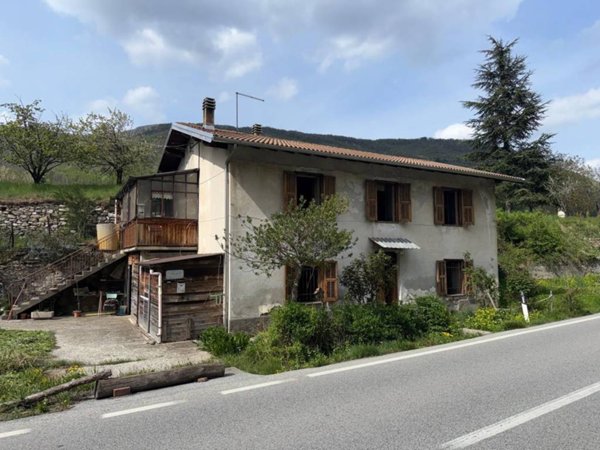 casa indipendente in vendita a Garessio in zona Trappa