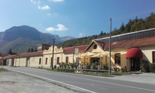 negozio in vendita a Garessio in zona Trappa