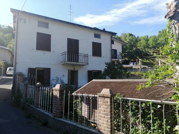 casa indipendente in vendita a Garessio